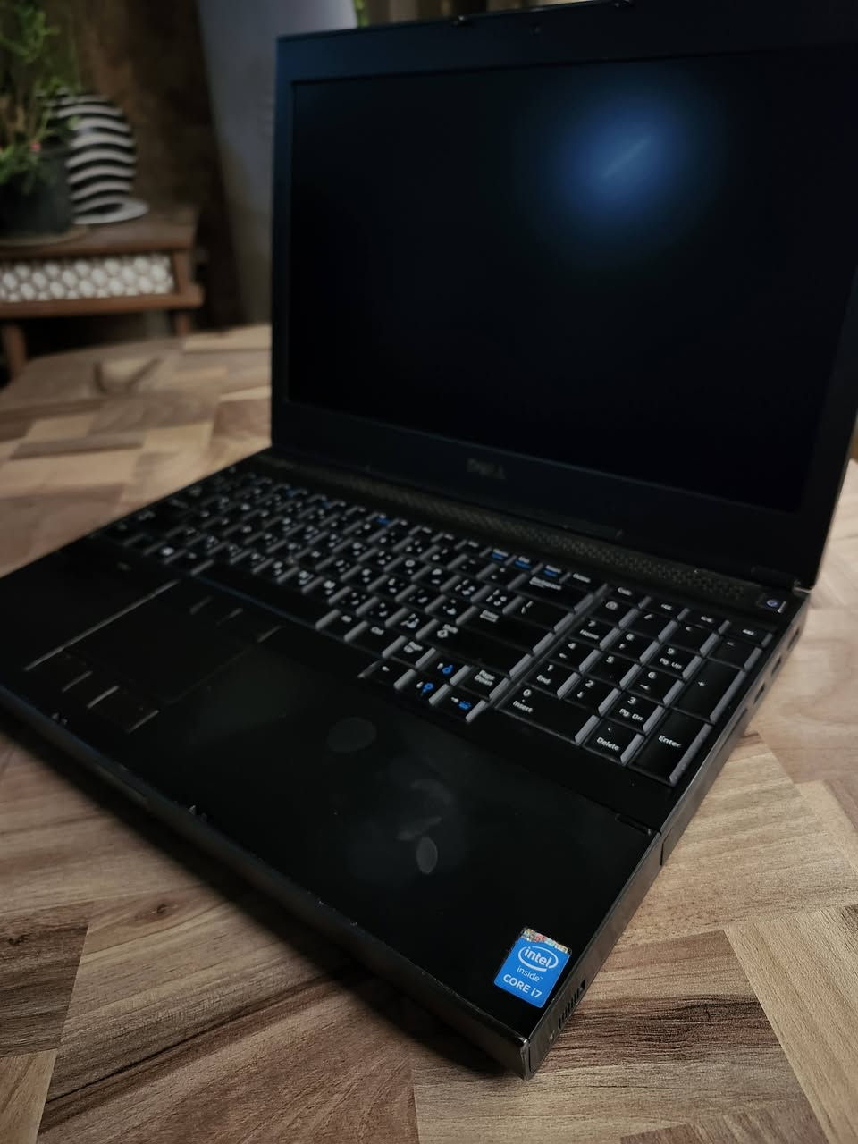 لابتوب نوع ديل precision m4800 💻
اللابتوب نوع ووركستيشن (workstation) الفئة المعروفة مال أعمال 

المواصفات:
المعالج: Core i7 4800MQ فئة MQ عالي الآداء 4 أنوية 8 مسارات سرعة البوست 3.70GHz

كرت الشاشة: خارجي Nvidia quadro k2100m ذاكرة 2G 

الرامات: 16G قطعتين تدعم dual channel 

الشاشة: حجم جبير 15.6 الجودة 1080 FHD 

نظام التشغيل: وندوز 11 منزل على SSD 

كيبورد RGP مضيئ وياها شاحنة 180 واط 

اللابتوب ترهم للدراسة وتشغل العاب وتصفح طيارة ومعروفة مواصفات الأعمال اللابتوب تجي فريم المنيوم كلش قوي 

السعر: 250 الف 💸
العنوان بغداد الحرية متوفر توصيل 🚚 
واتساب: *********** ☎️ 
رابط تواصل: https://wa.me/9647733601242
