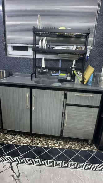 كاونتر المنيوم سنك مرمر محلق مع اضائه نضيف جدآ سعر ٥٠٠للأستفسار ***********
