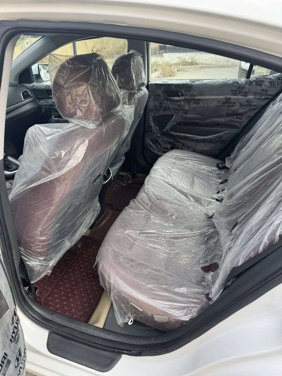 النترا خليجي إيرانية موديل ١٧ رقم بغداد فول مواصفات واحد ع واحد بصمه فتحه جلد كراسي كهرباء كأمره حساس امامي وخلفي معروفه مواصفات الإيراني مكفوله ماشيه ١٤٠ مكان سياره بغداد 
***********
***********
