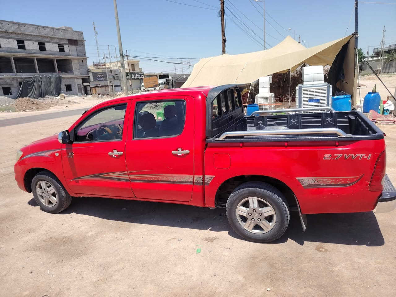 سلام عليكم تويوتا 2009 هايلوكس Double cab 4x2 رقم بصرة حمل المقاعد شامواه أللون الأحمر عدد المقاعد 4 ناقل حركة يدوي مبدل بنيد تيوتا الأصلي ورصعات بسيطة كما موضح في الصور فقط.  مكينة وكير مكفولات بحالة الوكالة والسيارة السعر 140 قابل للتفاوض
للاستفسار ***********
