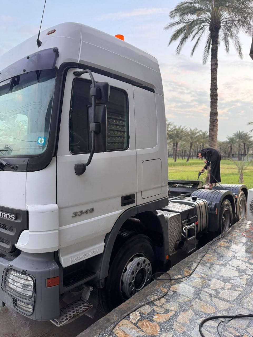 سلام عليكم اكتروز للبيع راس عربانه كفاله عامه 
٢٠٠٥ الرقم ***********
