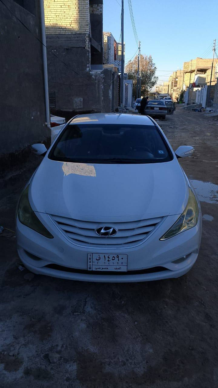 السلام عليكم سوناتا للبيع مديل 2012 جاهزه من كلشي مكفوله من الضربه والصبغ وتبديل كير ومكينه وتبريد مكفولات السياره باسمي مكاني نجف اي استفسار اتصل ***********
