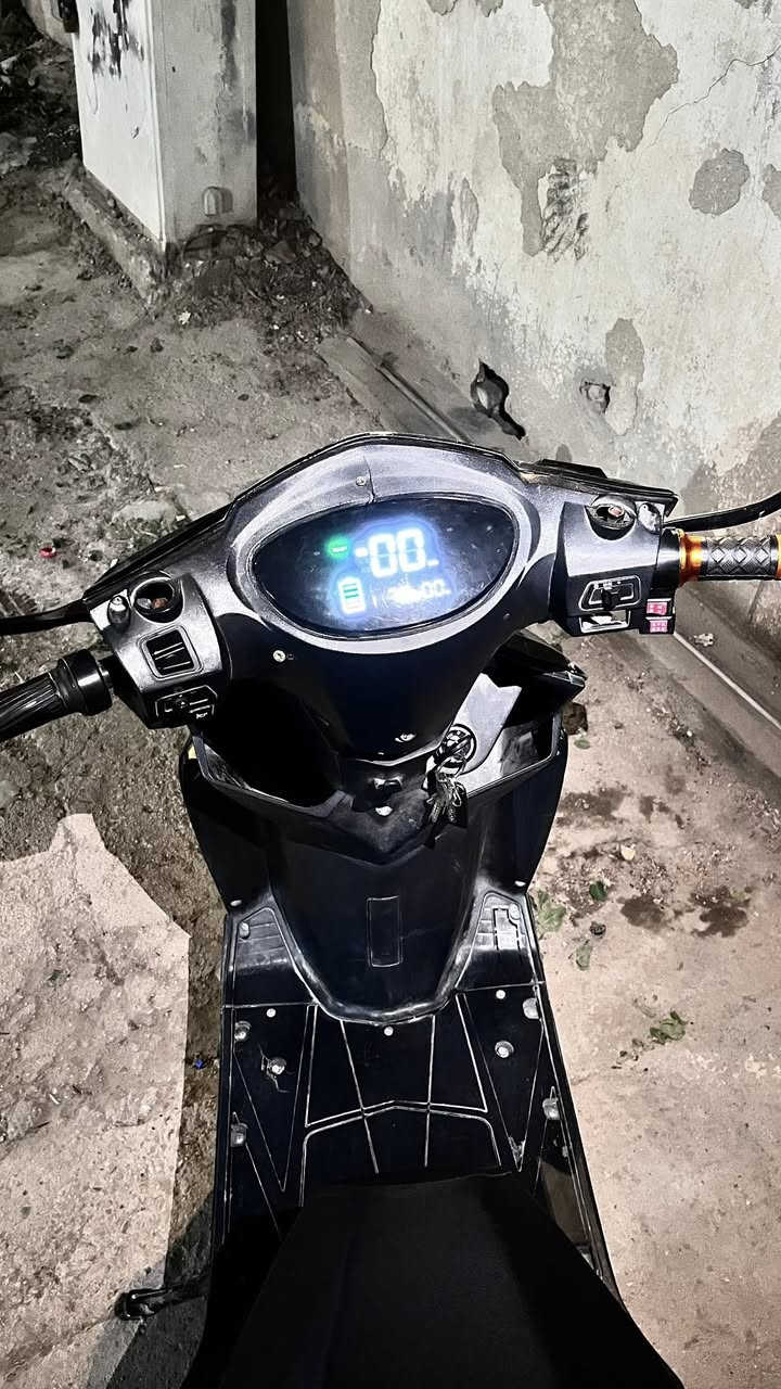 السلام عليكم 

دراجة سكنس شحن للبيع موديل 2025

دراجة نوع الفهد نضيفة صار كم شهر يمي ما تعبانة ولا عطلات 
• 6 بطاريات 
• 32 امبير
• 3 سرعات لكن عطلانة على السرعة الثانية فقط
• نظام رجوع R 
• ملف نحاس 2500 
• صندوق كبير للتخزين
• تتحمل وزن 150kg
• سكليتر رياضي جديد قطعتين 
• بصمة عدد 2 + تشغيل عن بعد + قفل للسرقة

مكاني بغداد شارع فلسطين
السعر : 600 الف بيهة مجال

***********
