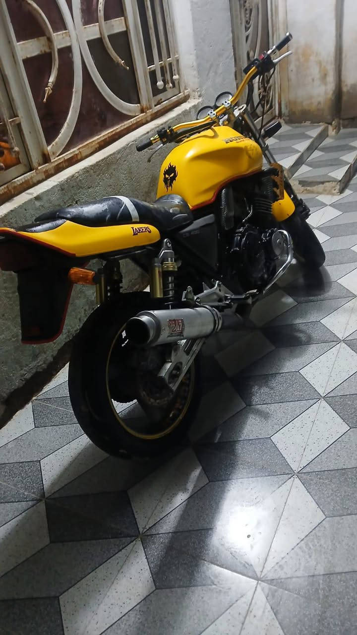 السلام عليكم 
سيبي فور صفره
400cc
مكفوله الدراجه
أوراق اصولي مدفوع كمرك جاهزه للترقيم بوجهك
السعر 16 ورقه بيها مجال قليل كلش
مكاني كربلاء حي العامل ***********
