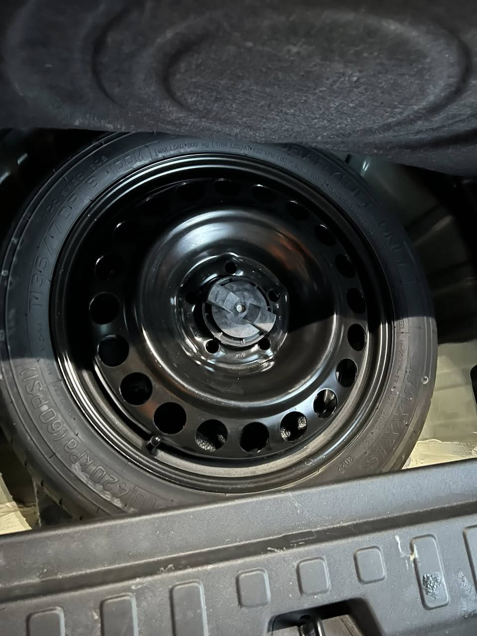 السلام عليكم شوفركوينكس موديل 23 للبيع حادث جاملغ وبنيد نفسهم مصلحات بدون دواخل بدون ايرباك السعر 165بيه مجال  ***********6 مكان السيارة بغداد الشعب
