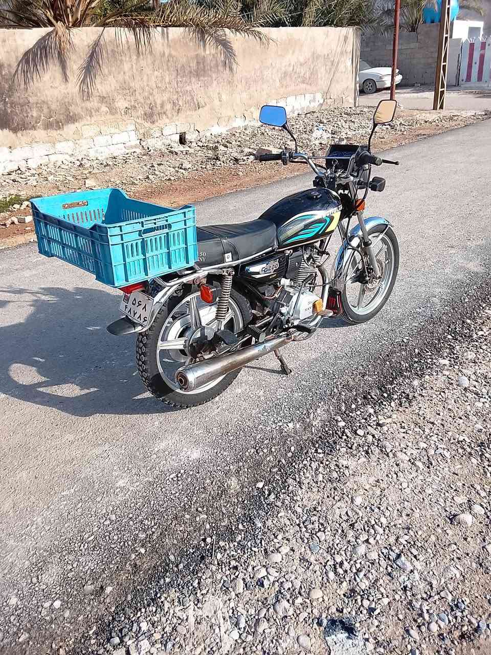 السلام عليكم دراجة سيفان لبيع موديل 2019محدثة2025كهربائيات كلهة شغالة على وظع الشركة اوراق كاملة السعر 375وبيهة مجال بسيط  بديالى تقاطع السادة رقم الهاتف***********
