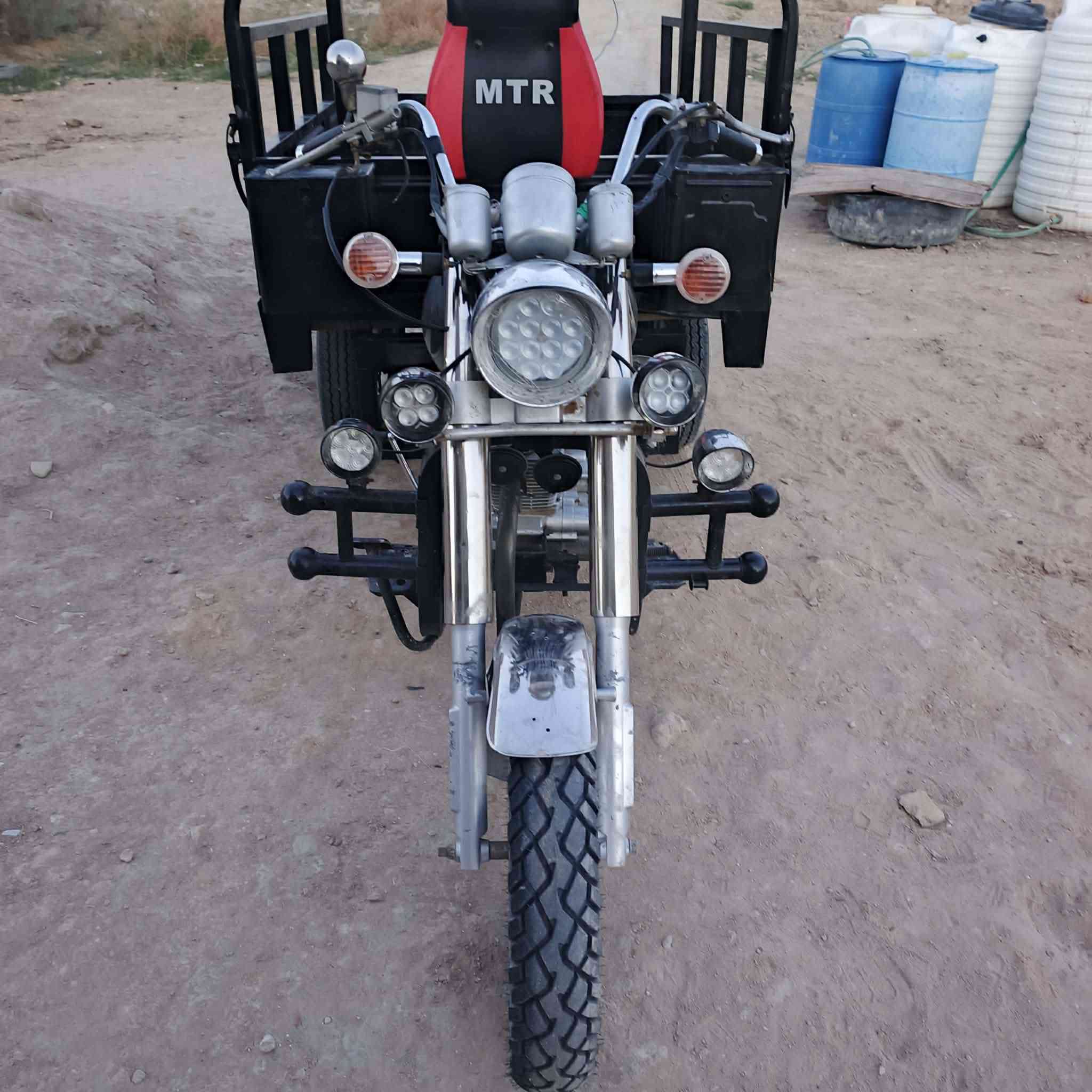 السلام عليكم ستوته موديل 18 اوراق ستوتك نظيفه كهربائيه شغاله نقره سلف ستوته ***********
