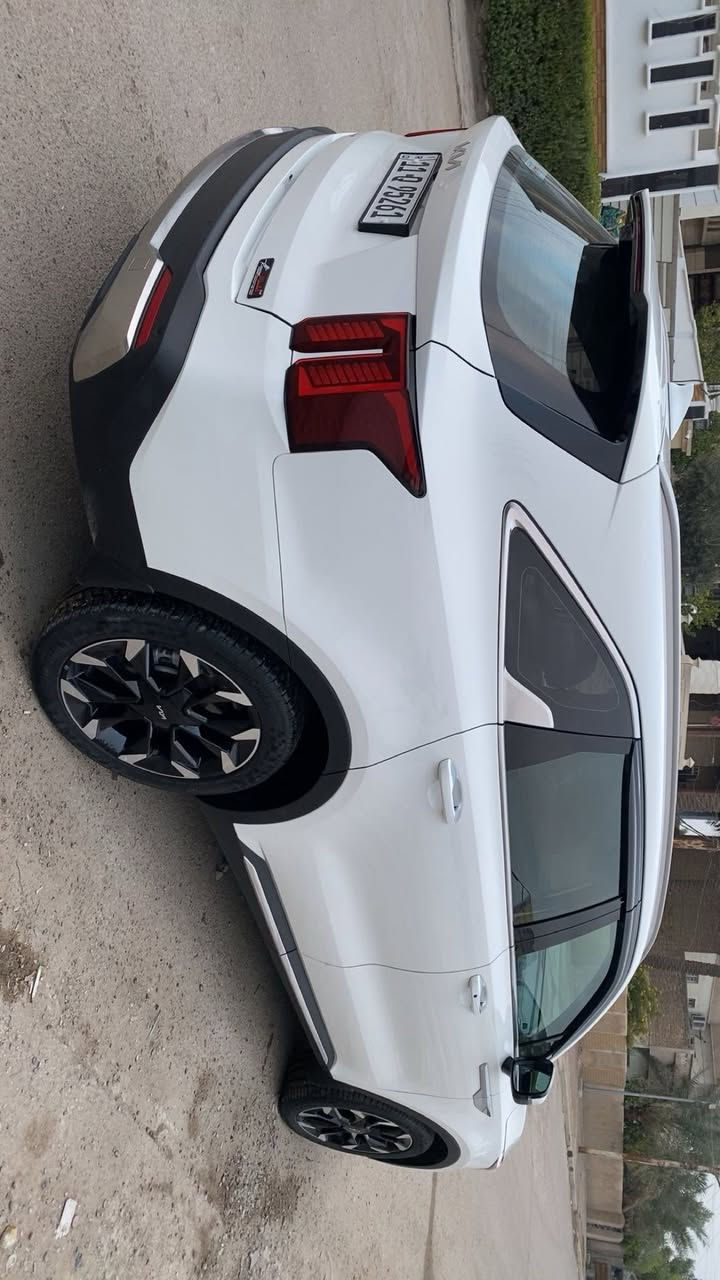 سلام عليكم سورنتو 2025 وكاله الدولية ضمان خمس سنوات بسمي السياره
فول مواصفات عده الفور ويل

بانروما حساس امامي خلفي كراسي كهرباء داتشو دبل كامره خلفيه تبريد تلاث قطع صندوك ذكي ومحرك سته  سلندر ويل 20 هند بريك بصمه ماشيه 21 الف بيه طخات خفيفه مسحوبه بbdr  ورصعه صغيره بلبنيد مقدار اصبع فقط لا تكحيل ولا صبغ بيه وسونار ماخذ بيه عندي سعره (((328)))  ولتفاصيل اكثر *********** محمد
