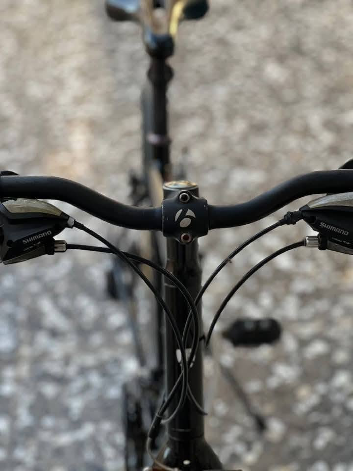 للبيع: دراجة TREK
حجم الفريم: M 28

السستم: Shimano ALTUS

المكونات: قطعة واحدة مختمة Bontrager

الإطارات: Bontrager جديدة

نقال أمامي وخلفي: بلاد

الفرامل: TECTRO

💰 السعر: 300 بي مجال
📍 العنوان: بغداد الجديدة - الغدير (توفر خدمة التوصيل)
📞 للتواصل: ***********
