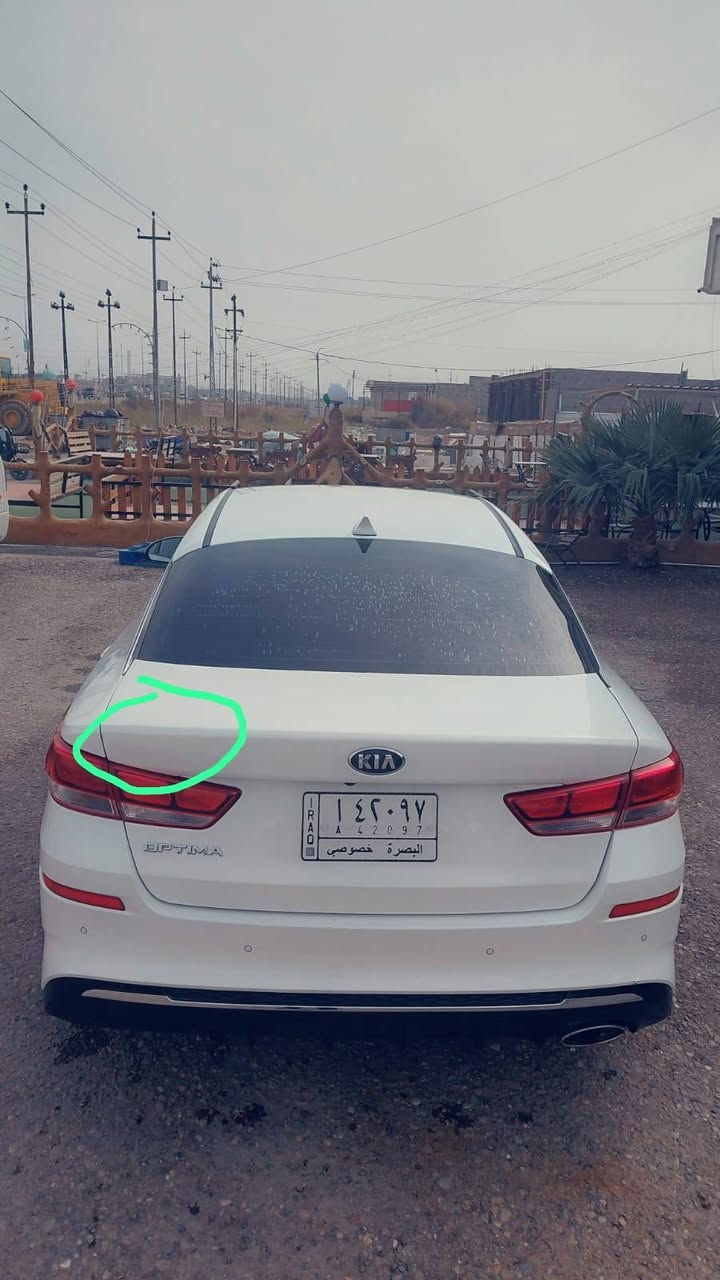 ســـــلام عـــــــليكم
سياره وارد كــــــوري كوري 
موديل 2020
سياره خصوصي بصمه 
ماشــيه 58
بيهه قطعتين صبغ 
ســــــعر 168 بيه مجال بسيط
***********
الصبغ محدد بالصور مع قبق الجنطه بدون اي دواخل
