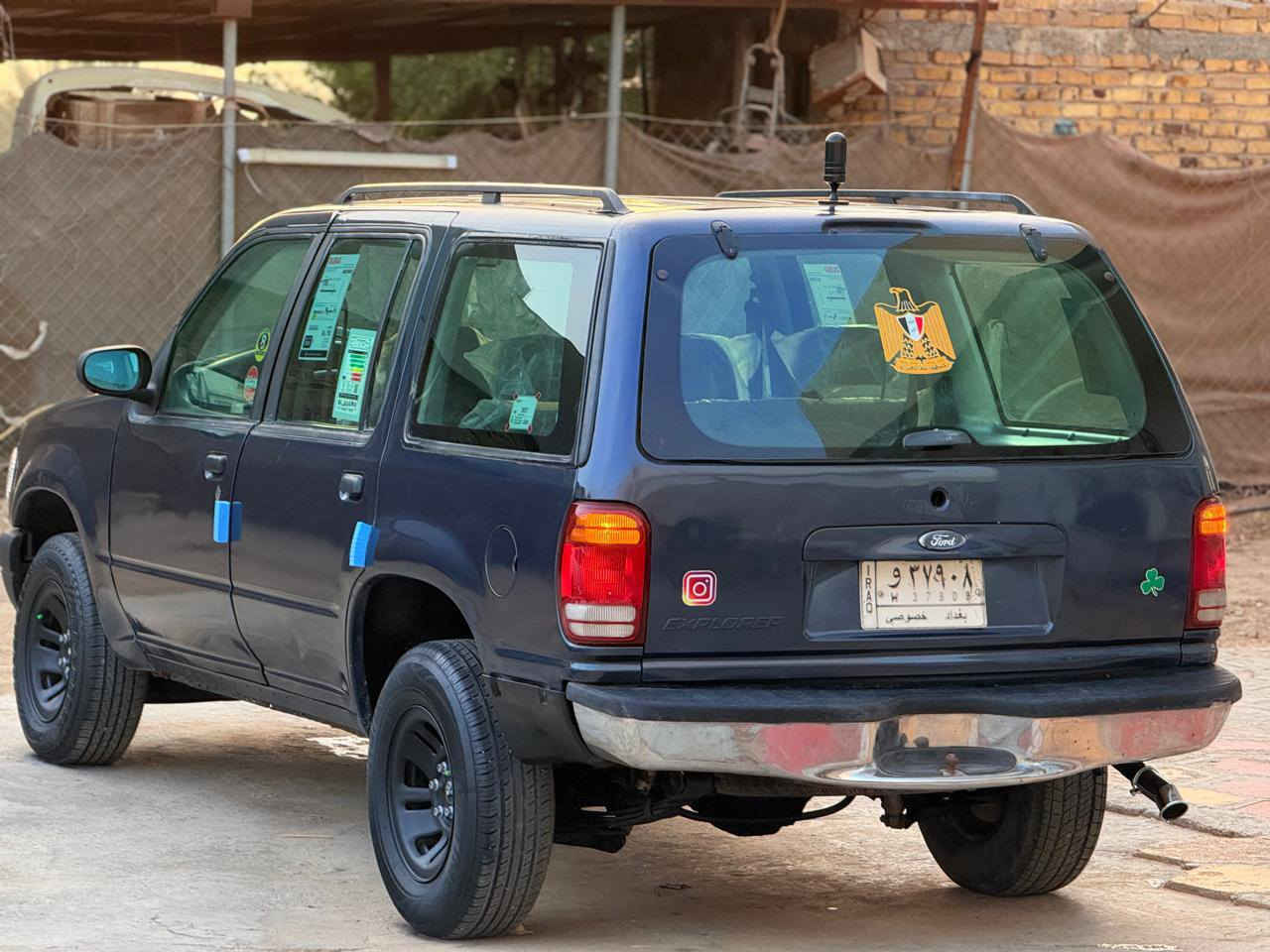 السلام عليكم للبيع فورد اكسبلور 1998 لون نيلي مكينه VVT-l فيشه وبطل مكينه وكير وحداديه بالكارتون تخم تاير جديد كهربائيات كلها شغاله غرفتها جديده منضومه زنون جديده رقم بغداد مشروع وطني سنويه لل 28 السياره مكفوله من الضربه بيها صبغ عام للجماليه اثر جراد فقط السياره جاهزه ما بيها أي نقص السعر 55 بيها مجال عنوان بابل *********** الهندية, كربلاء
