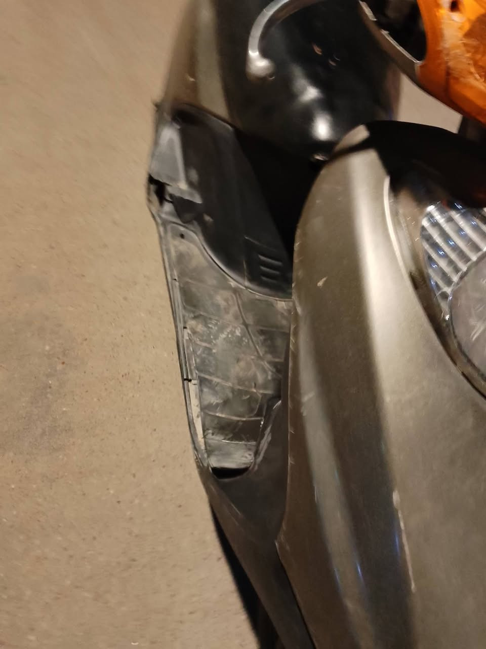 السلام عليكم عيني سبيسي ياباني للبيع كامله نقص باتري فقط مكينه ناعمه شلعه ومعدل سعر 250الف مكاني بغداد العطيفيه قرب جامع براثا هاتف ***********
