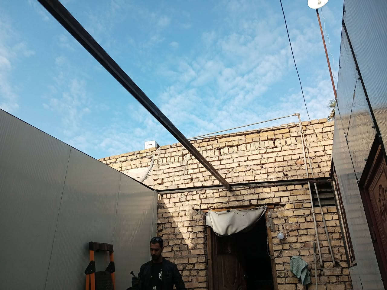 حداده عامه
عمل كرفانات وسقايف بانسب الاسعار درجه اولا
علما العمل يكون للعوائل المتعففه وعوائل الشهداء بربع المبلغ او اقل 
ه‍.***********
