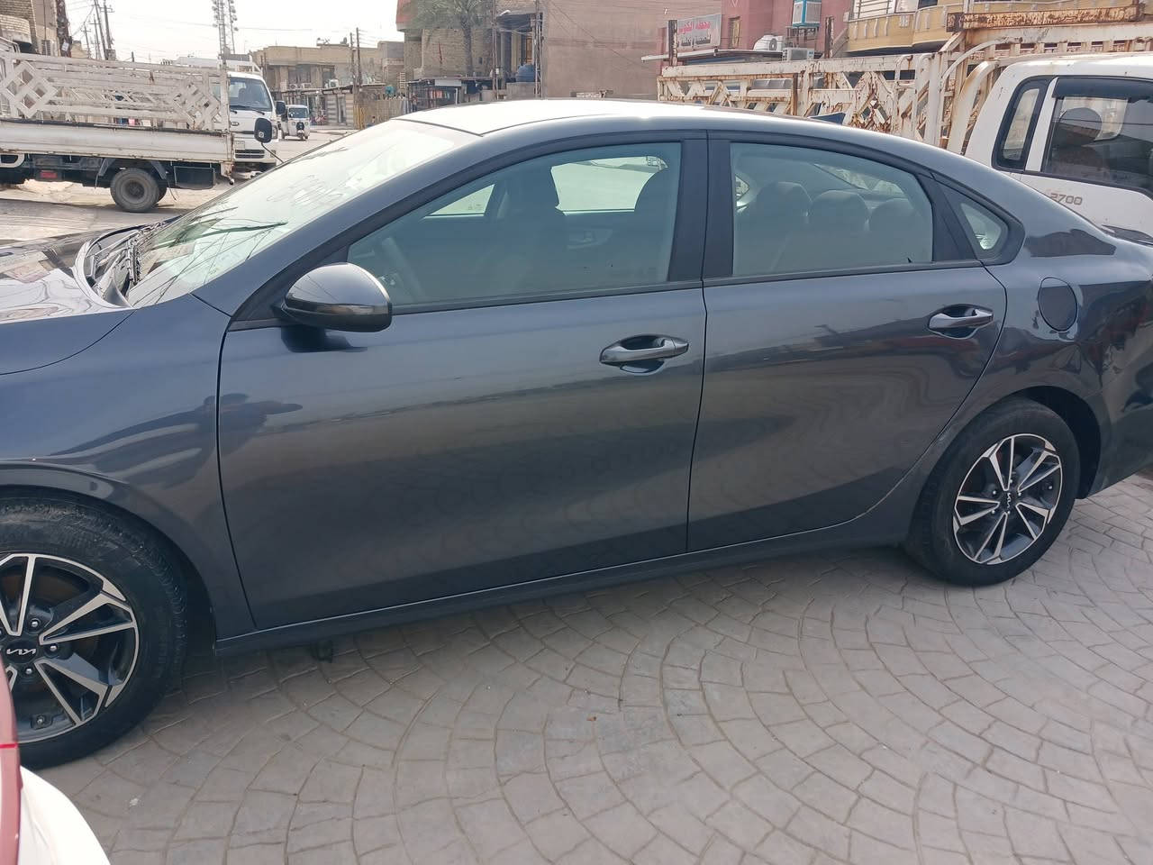 كيا فورتي مديل 24 وارد امريكي  محرك 2000 دوش  بيهة بارد بل جاملق الحلفي فقط رقم الهاتف ***********
