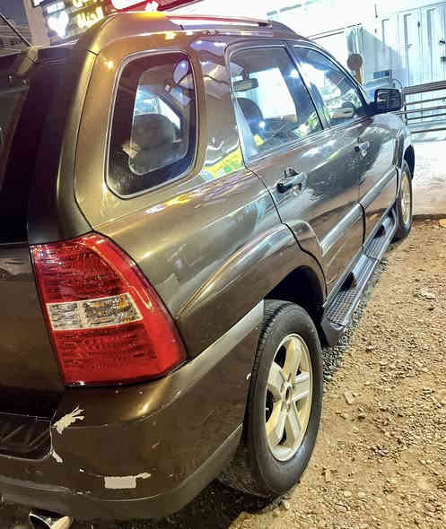 السلام عليكم ورحمة وبركاته 
سبورتج 2009
4 ويل
وارد خليجي
ماشية 210
فقط بنيد جارد 
وبارد بالبك لايت
محرك 2000 
والسونار موضح كل شي 
ب 125 وبيها مجال حك جيتك
بغداد حي اور قرب نادي النفط الرياضي
***********
