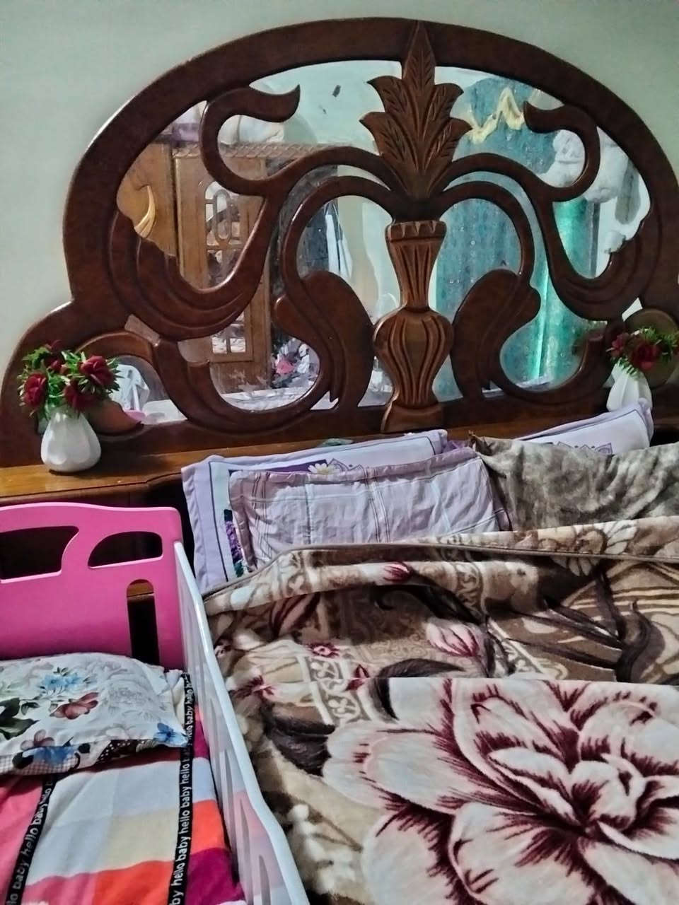 السلام عليكم غرفه للبيع ب 350 وبيها مجال استفسار الرقم ***********
