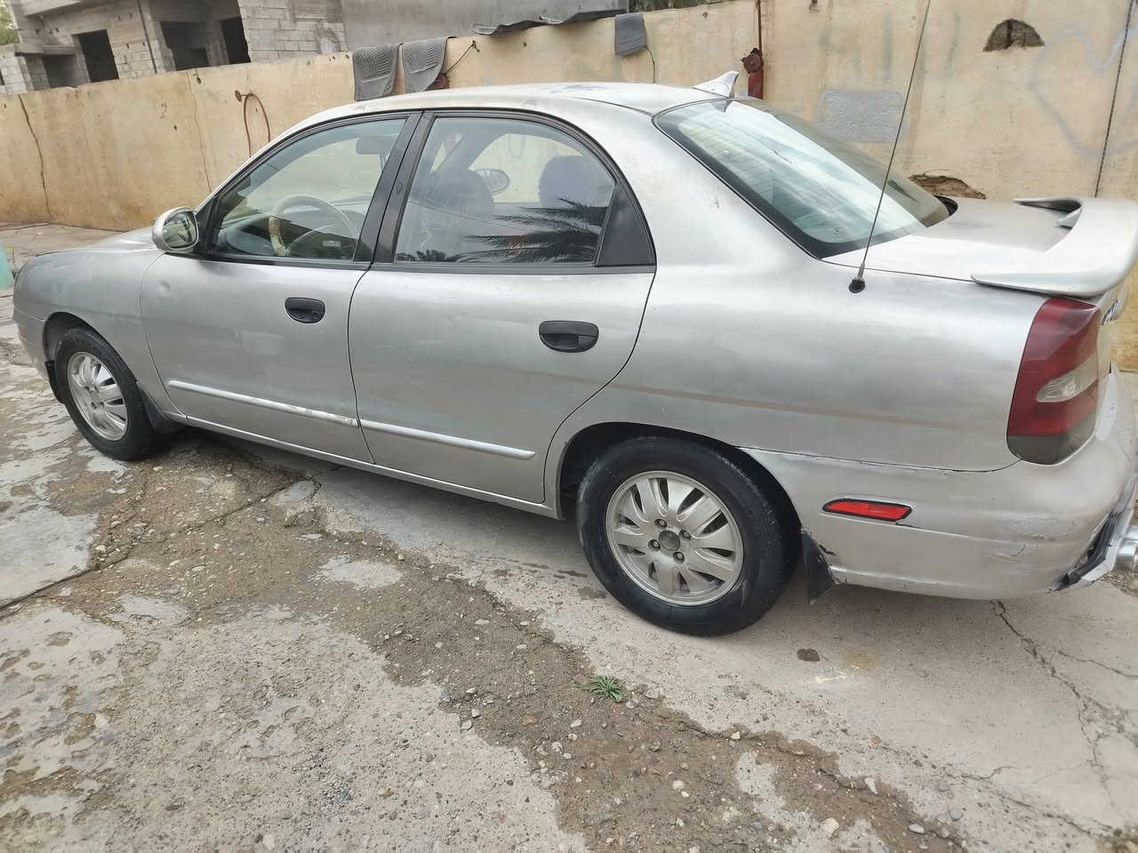 السلام عليكم والرحمه ،،،
دايو نوبرا ،،رقم ديالى 
 موديل 2000
سنويه لل29 
مكينه حجم 2000
گير عادي
تبريد شغال
،،كهربائيات كلها شغاله،،،
صدر امامي خلفي جديد ،،،
تخم تاير جديد
سياره بعد احلا من الصور،،،
السعر33 وبيها مجال للطيبين 
مكاني ديالى المقداديه شهربان
للاستفسار ***********
