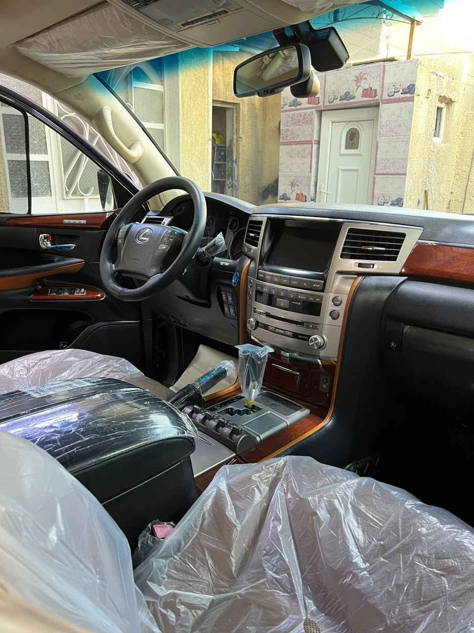 السلام عليكم

للبيع لكزز 2014 خليجي S  فول بريم

السيارة كفالة عامة لا ضربة لا صبغ لا تبديل 

مواصفات الكزز معروفة 

داخل مشمشي 

جكات

باب خلفي كهرباء

رادار امامي

كشن ميموري 

وباقي المواصفات معروفة

للاستفسار ***********

العنوان بغداد 

السعر  4شدات بيه مجال احله من صور
