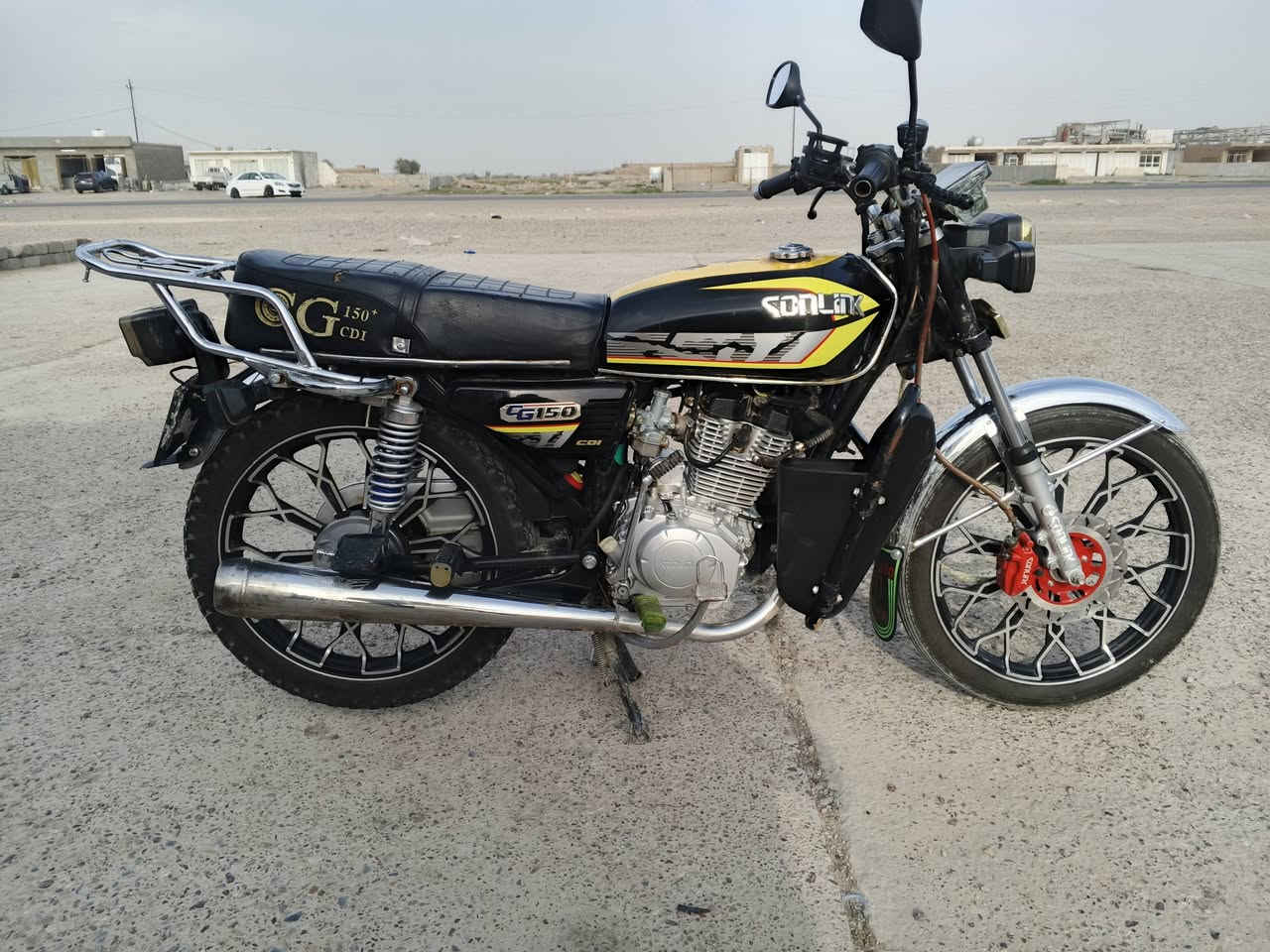 السلام عليكم للبيع دراجه مديل 24دراجه 
كامله مابيها اي نقص الدراجه بيها منفيز 
مكان الدراجه سامراء التصل الستفسار 
***********
