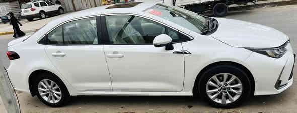 السلام عليكم 
كورلا ساز ياباني اصلي ٢٠٢٤ فول مواصفات ماشية ٢٥الف 
مكفوله كفاله عامه باسمي تحويل ثاني يوم بعده بالضمان 
الاتصال ***********
