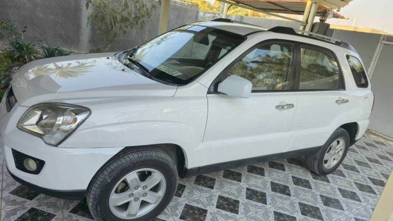 السلام عليكم 
سبورتج 9خليجي 
مكينه 2000
رقم دولي 
سياره جاهزه 
110$
بابل 
***********
