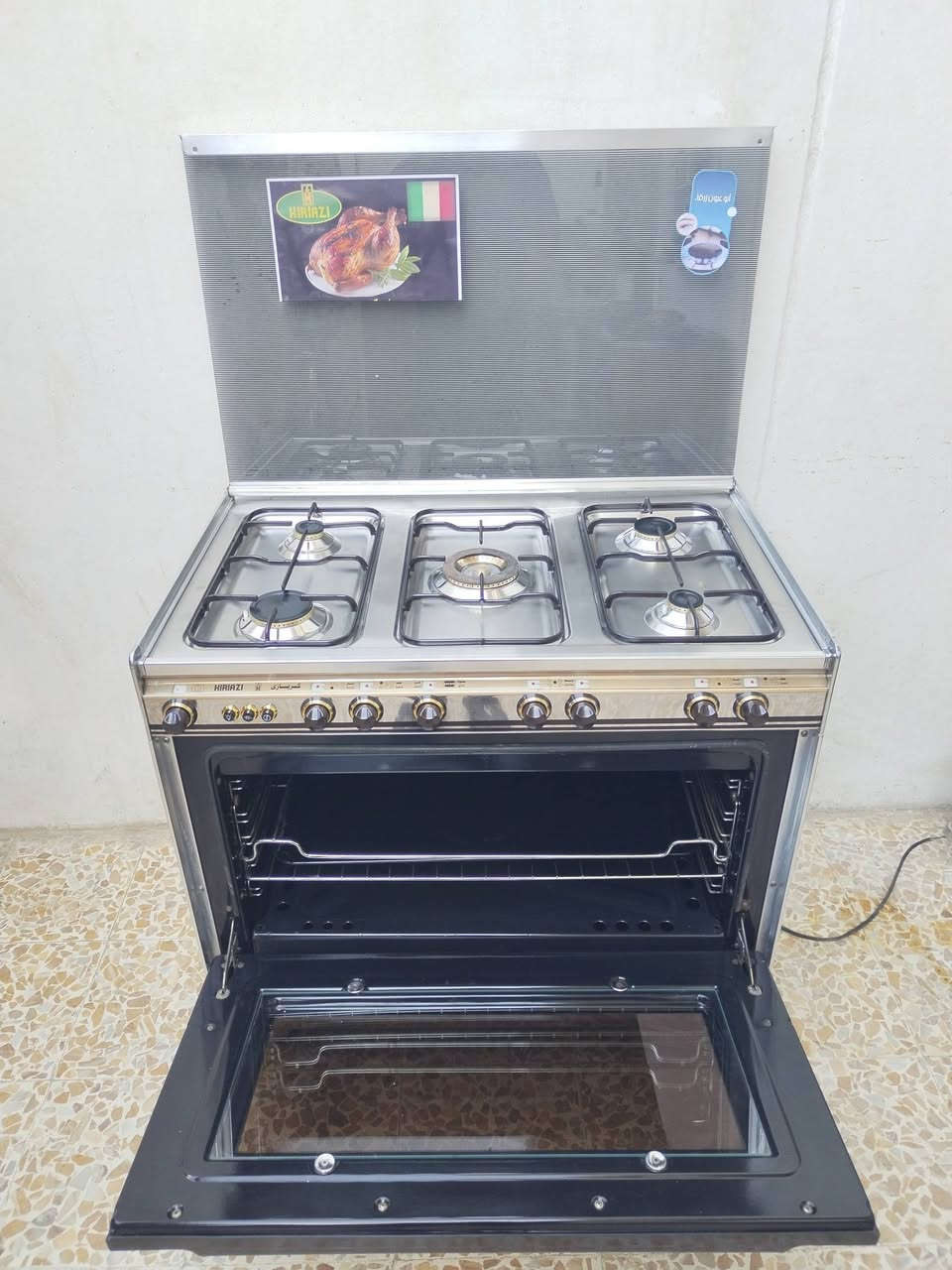 طباخ كريازي إيطالي نظام بوري فرن خطين يشتغل قياس 90 *60 شغال فرن كلوب مقدحه شوايه كلو شغال نظافه 90 % العنوان موصل جانب الأيمن رجم حديد
***********
***********
