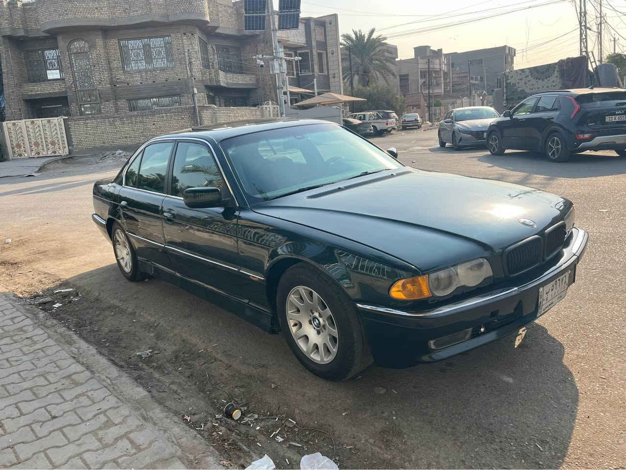 Bmw خفاش ١٩٩٦
٨ سلندر اصل ٧٣٥ باب قصير 
سلايد روف صندوق شفط كير ومحرك لوك مكفولات 
صدر امامي خلفي جديد سنتر لوك مكفوله من الحادث مصبوغه اثر جراد تبريد شغال ترايها كلش حلو 
مكانه بغداد الغدير السعر ٧٣ وبيها مجال للاستفسار 
*********** بغداد, العراق
