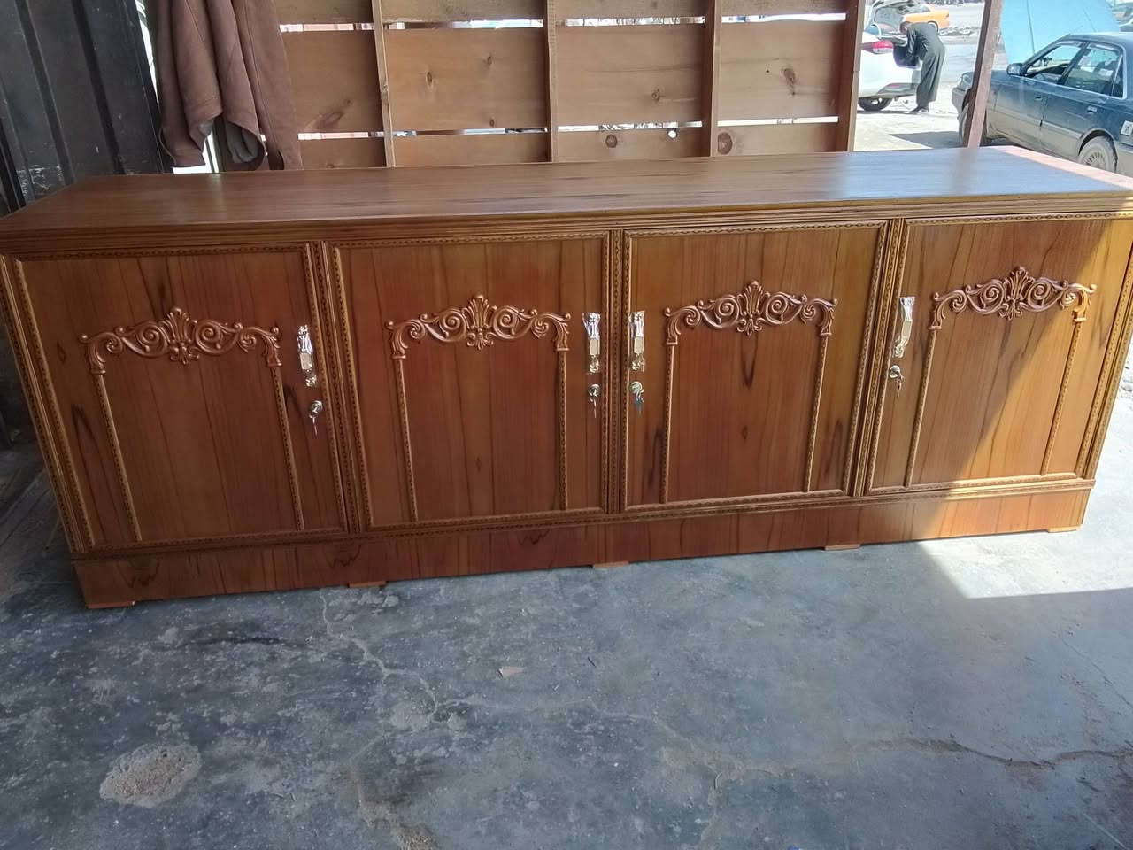 للبيع بوفيات جدد انجاره شغل ثقيل 4 ابواب كل باب وحد طول الوحده مترين ونص العنوان  سامراء جبيريه الثانيه مقابل جبيريه الثالثه شارع الحدادين للاستفسار ***********
