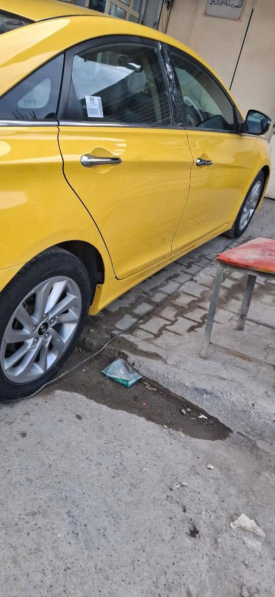 سوناتة 2011ليبل واحد من عدة قبق الجنطه السيارة كامله تدفئه تبريد كير محرك كله فول تحكم ستيرن شفتات شاشه تخم تاير جديد توشمه جديدة. رقم انكليزي مشروع وطني السعر 92وبيهة مجال بسيط 0786 531 1605
