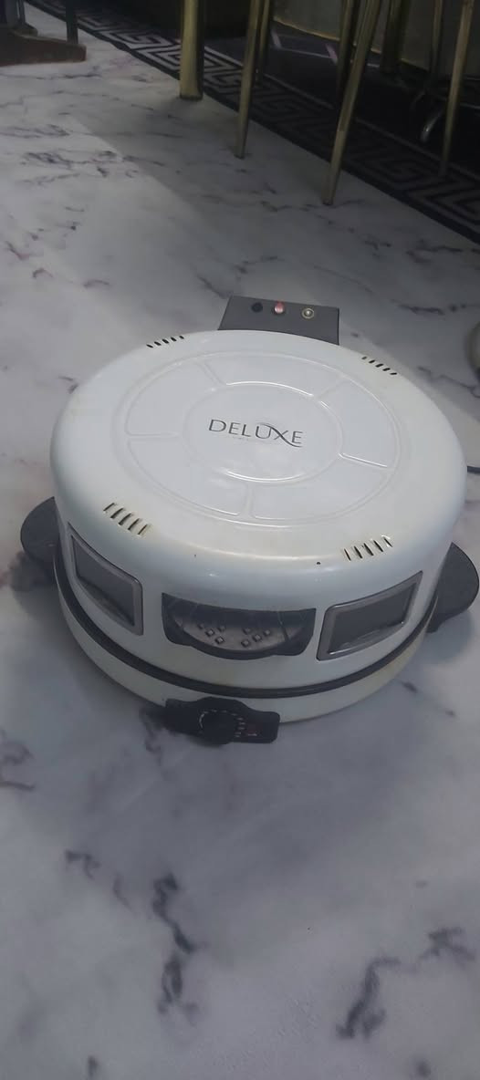 السلام عليكم ورحمة الله وبركاته
صوبة حجم كبير 
فرن للخبز والمعجنات ارضية كرانيت 
للستفسار ***********
