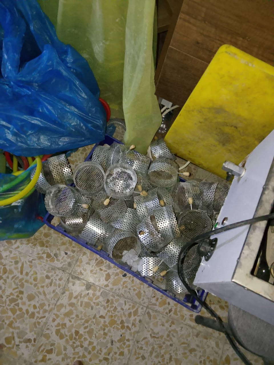 سلام عليكم عندي هاي البكارات طه  عشره وشبج   وقمجيات ومناكيش مع ميز نراكيل كامل لل استفسار خاص او على الرقم واتس او هاتف متواجد ***********2
