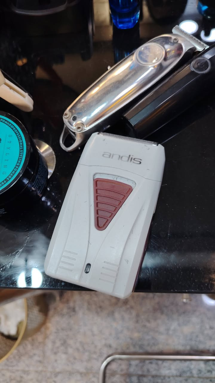 سلام عليكم غراض حلاقه مستخدمه للبيع واتساب ***********
