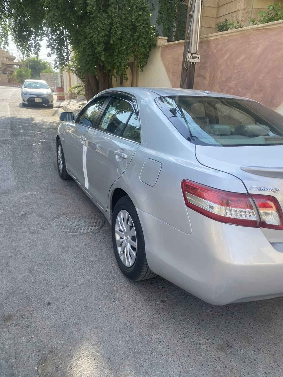 السلام عليكم
كامري2010 كندي
مابيها نقص كلشي جاهز من صدر واطارات
سنوية بأسمي✅✅
سنوية لل2030 ✅✅
رقم الانكليزي (سليمانية)الجديد✅✅
محرك شادة جديد 2500✅✅
صدر جديد امامي وخلفي✅✅
منضومة تبريد كاملة جديد شادها من راديتر وفريزر وكمبريسر ✅✅✅✅
اطارات جديدة✅✅✅✅
شادلها ويل مال2024 le✅✅
منضومة زينون شادلها ب450دولار✅
كهربائياتها كلها سليمة وتشتغل✅✅✅
شغل واطلع كيرها ومحركها كفاله 
ضرر السيارة بنيد +تعديل باردة شي بسيط بلباب الخلفي❌❌❌❌
 بيع او مرواس ب (جارجر/اوباما/ 2015 فمافوق)
او كامري 2018 صعوداً 
السيارة موجودة بكركوك 
***********
