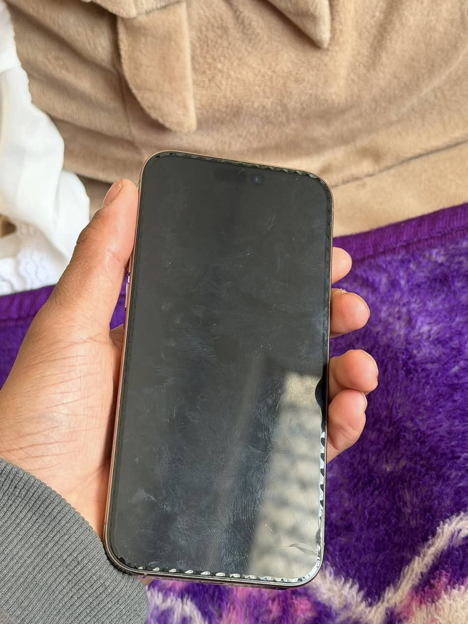 16 برو ماكس بطاريه 92 ذاكره 256مشحوه 334 مره كارتونه كامله الجهاز ضمان شركة ماستر مو اي شركة  انتهى الضمان قبل 10 ايام السعر 1350 مكاني حله 
***********
