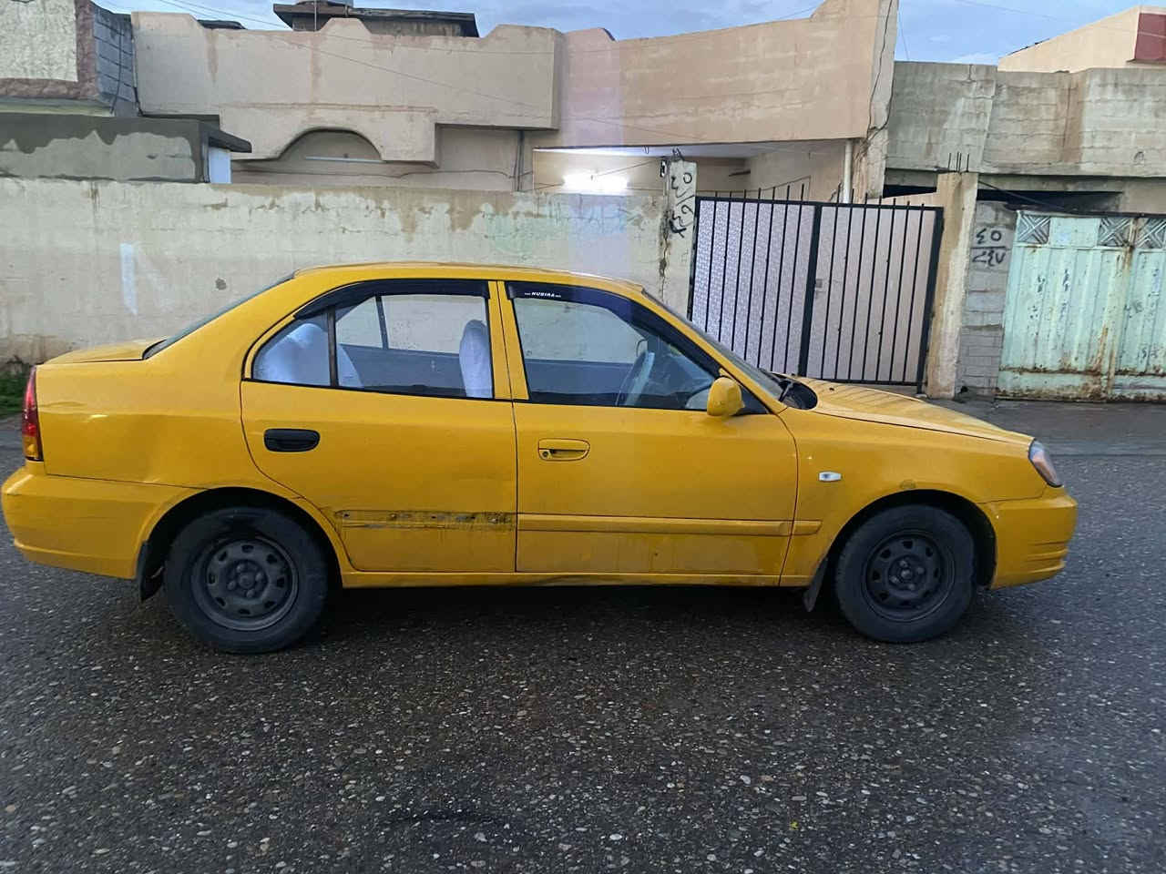 السلام عليكم
هونده اكسنت موديل 2006
رقم كركوك دولي بسمي السياره
سنويه 29
شرط التحويل والوكالة 
دفتر بانزين او دفتر غاز
سياره جاهزه بدون اي نواقص محرك كير صدر تاير كله بالشرط 
شاشه سنتر لوك
كير عادي 
سياره جاهز من الدعاميه للدعاميه كلوب ما بيه نقص
السعر 46
للبيع 
العنوان كركوك
***********
