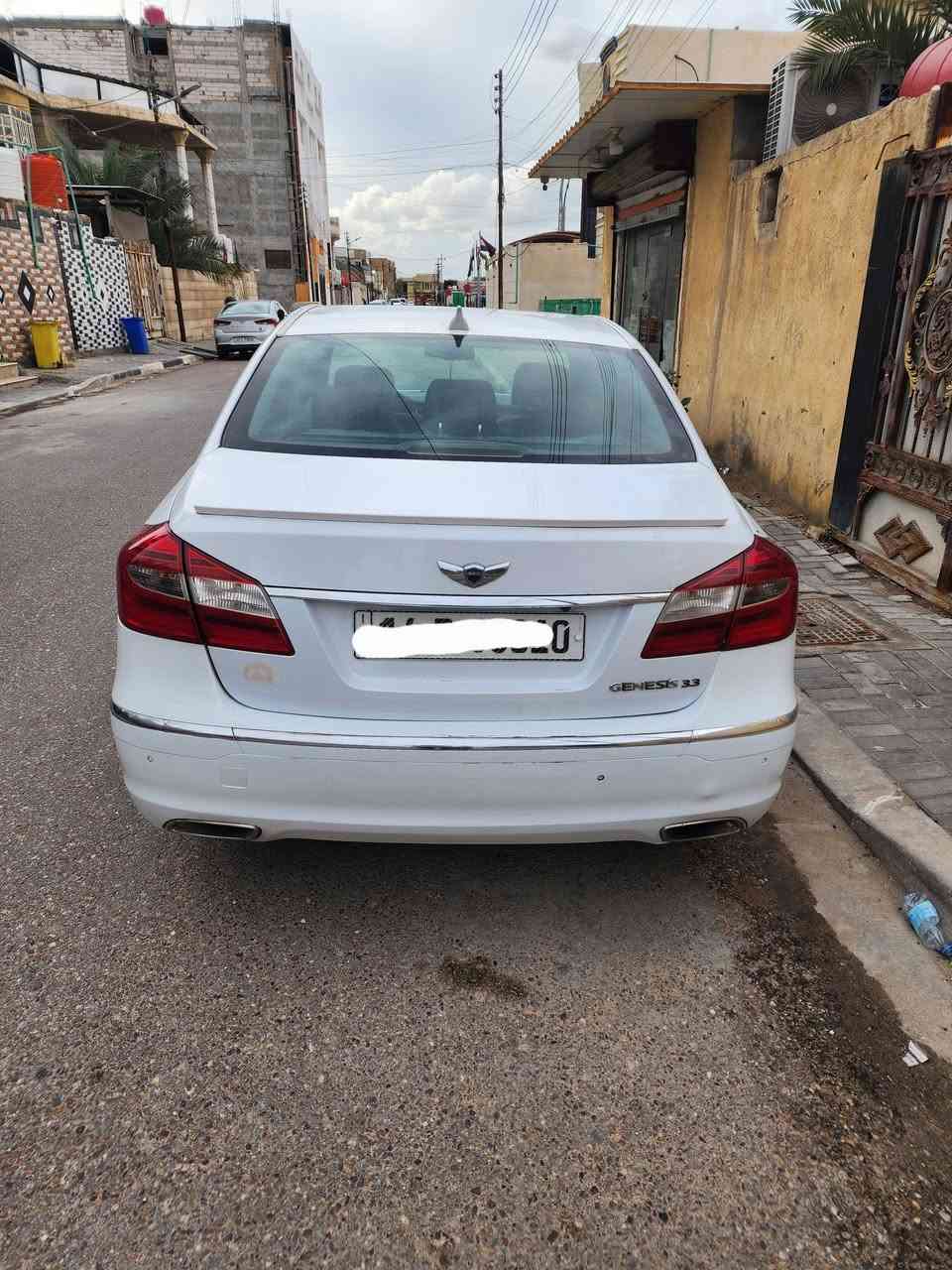 السلام عليكم جينيسس 2014خليجي سته سلندر بيها ضربه خفيفه بالجاملغ الخلفي وبيه رشات صبغ محرك كير كفاله حداديه جديده تخم تاير جديد السياره رقم بصره انكليزي باسمي  بيع او مراوس السعر 98 مجال كلش قليل ***********
