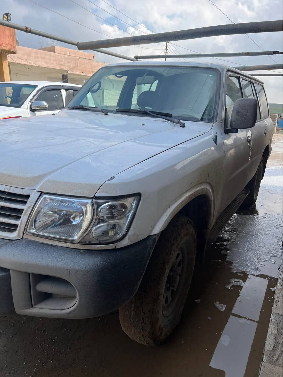 نیسان پاترۆل مۆدیل ٢٠٠١ عام پەمپ کرایە لۆ جوانی  بئ لێدرانە رەقم سەنەوی نوئیە سەیارەکە رەقەم حلوجە  *********** شقلاوة, أربيل
