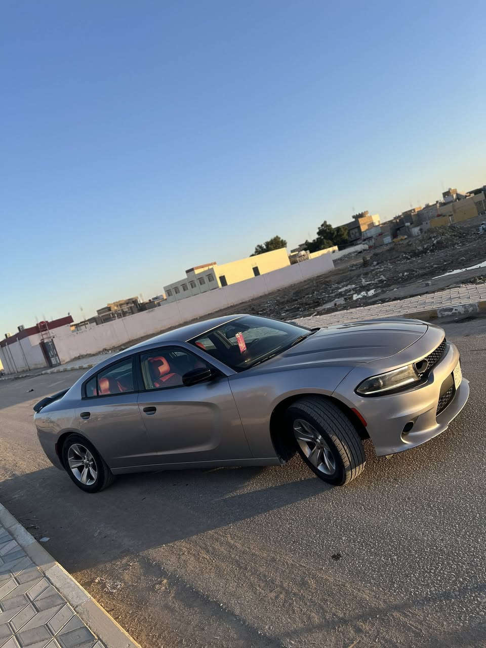 السلام عليكم دوج جارجر 2016 امريكي بوليسي v6 مو هيمي  مواصفات معروفه السياره نضيفه بمعنه الكلمه مامشتغله خط استعمال شخصي ماشيه 81 مايل حقيقي مكينه كير اكسن كفاله تبريد شغال تخم تاير باتري جديد رقم بغداد مشروع وطني  مداور ثاني يوم تبديل بنيد وجاملغ جهت السايق الاصليات صبغ جاملغ جهت العبري وباب السايق ملاون بس بدون ضرر المكان ديوانيه الحمزه الشرقي السعر 170 وبيها مجال ***********
