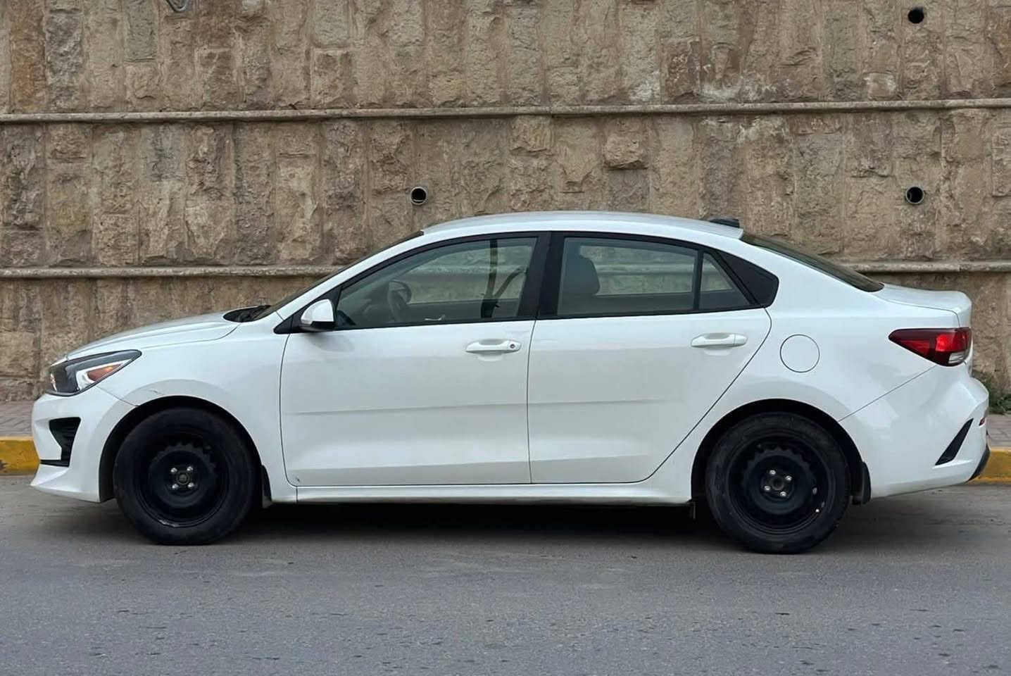 كيه ريو  موديل  2023 
السياره موصفات 
المحرك ١٦٠٠ 
8 نوزل 
السياره ماشيه 4000
السياره كفاله كامه                                                                       سعر120                                                       معوقين ذي قار.                                                          رقم الجوال ***********
