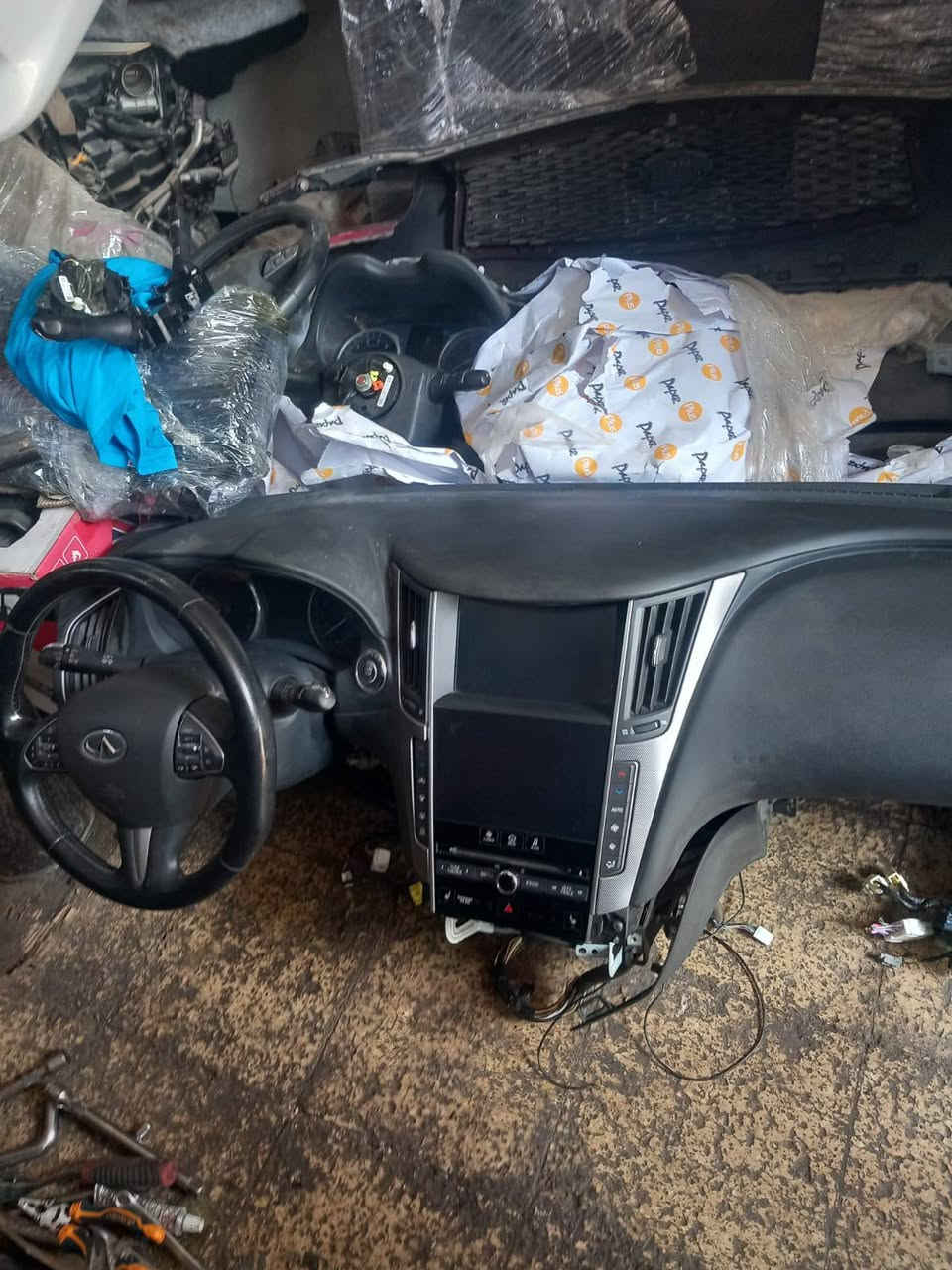 سلام عليكم حبايب كلبي 

متوفر غراض انفنتي 

موجود صيانه جميع سيارات انفنتي 

العنوان بغداد طريق معسكر الرشيد مجمع مشن مقابل الابان الاسحاقي

للستفسار ***********
