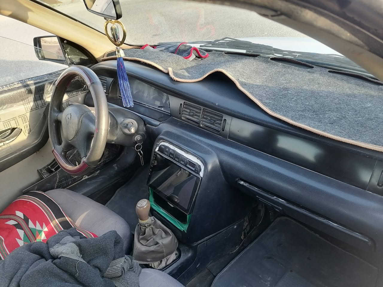 سمند مديل ٢٠٠٩ للبيع رقم دولي مكينه وكير وحداديه جديده سنويه باسمي السعر ٣٠ وبيها مجال النجف  رقم الموبايل ***********
