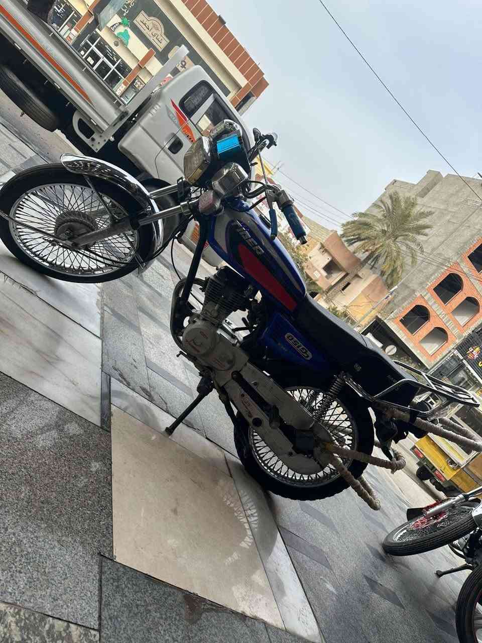 سلام عليكم تايكر للبيع
السعر 400 عنوان شارع الطابو 
***********
