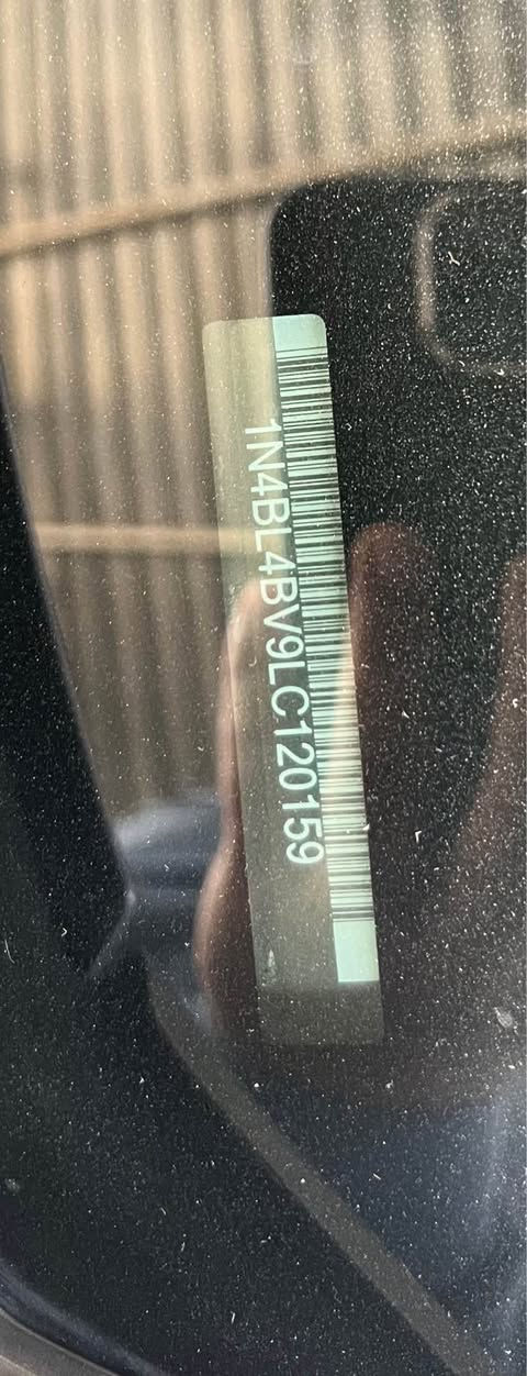 سلام عليكم .. 

التيما سلفر 2020 

الضرر / جامرلغ وباب خلفي سايق 

بدون دواخل 

بچم كبس 

باقي جسم السياره نضيف بدون شخوط 

رقم صاحب السيارة / *********** كركوك, العراق
