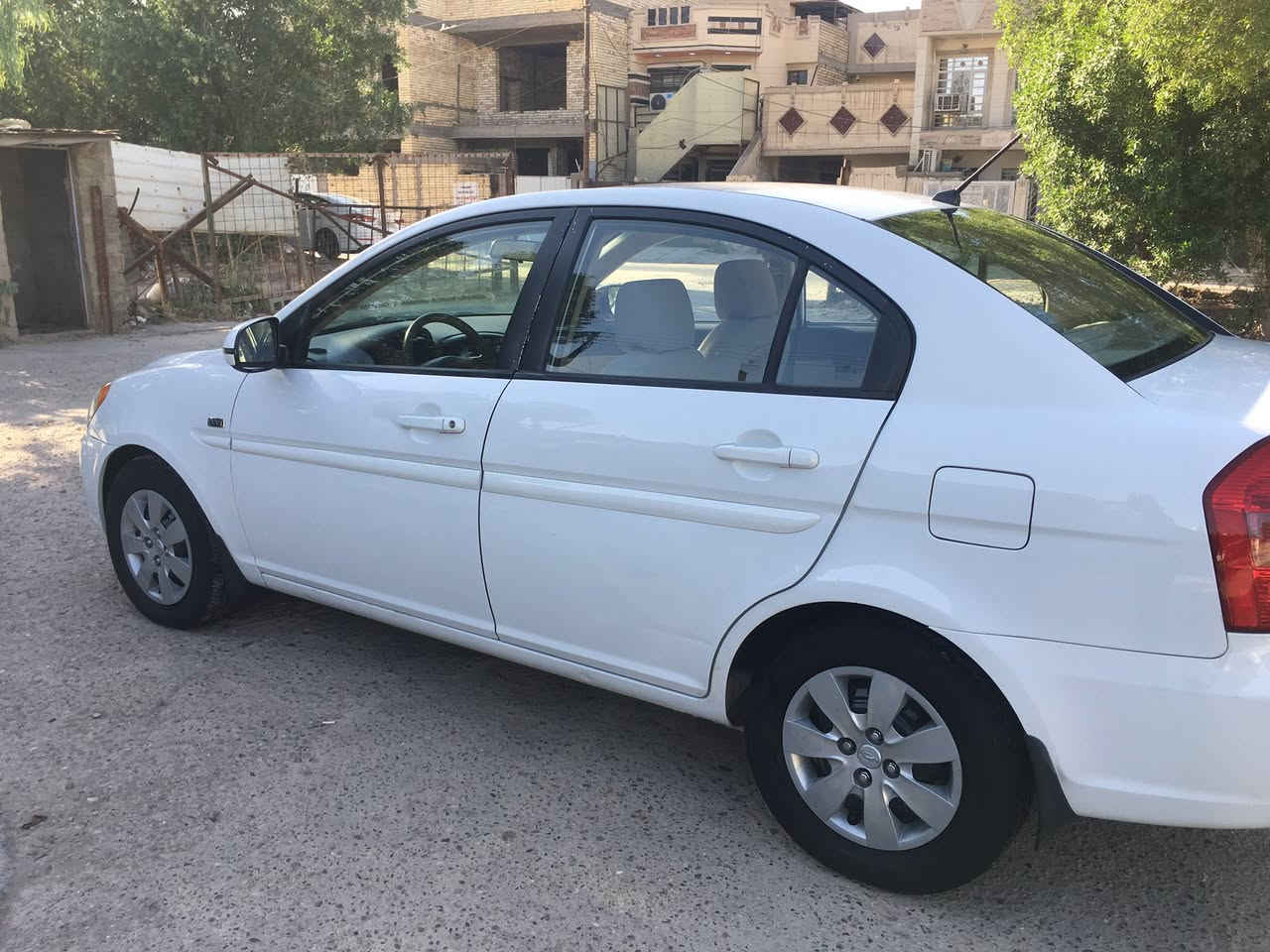 السلام عليكم 
اكسنت2010 خليجي الشركه العامه
محرك 1600 كير تبريد صدر ممتازات تخم تاير جديد رقم بغداد الدولي سياره جاهزه بدون صبغ عدا الدوسه عكس السايق 
السعر 98$ وبيه مجال بسيط 
الإتصال ***********  
عنوان بغداد البياع
