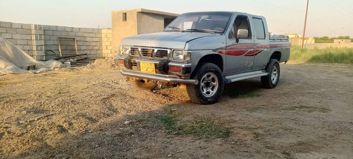 السلام عليكم بكم نيسان موديل 2000 مال مزاد كتابها ضايع ابيع حبل كير ومحرك بطة شرط صدر نضيف تواير نص عمر السعر 26 وبيهة مجال ويرهم مراوس حسب القناعة المكان العلم قرية الربيضة اتصل ***********
