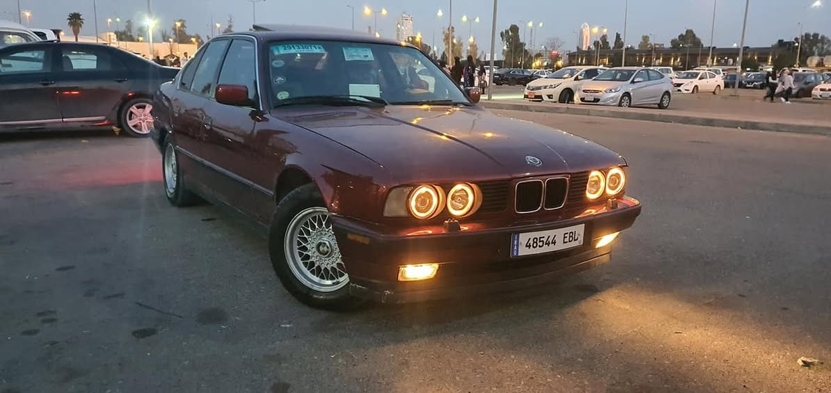 Bmw مۆدێل1991
520گێر عادی تەبرید سلاید دوو جام کارەبا گێر و مەکینە بەشەرت جەمپێکی خەفیفی پێشی هەیەی لای سەیاق کارەبای مەزبوت بە ناو کردن بەشەرت 
نرخی 54 مجال شوێن هەولێر

*********** أربيل, العراق

