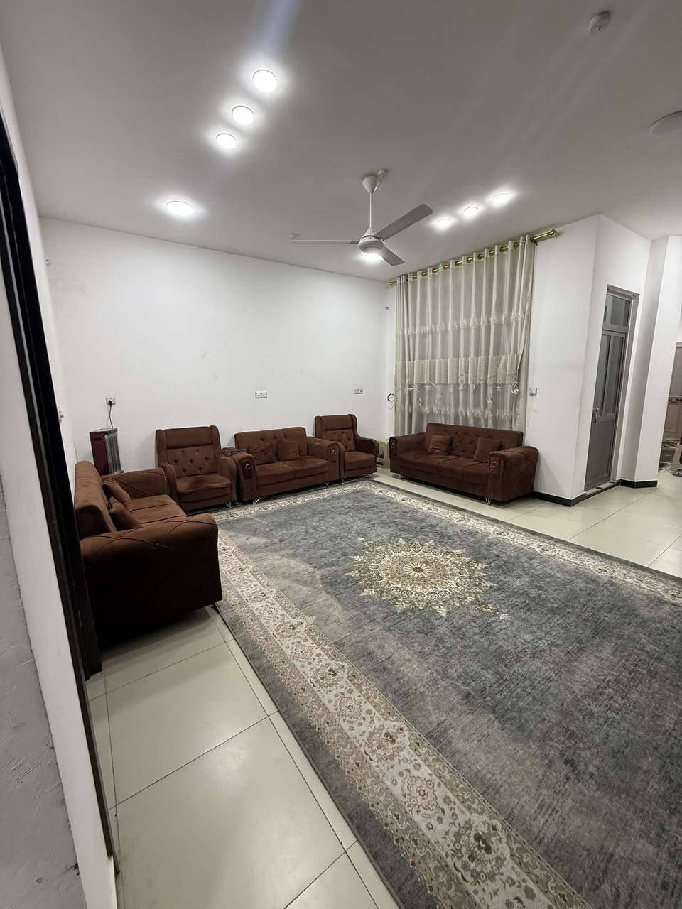 مكتب وسام الاماره العقار
الكفاءات شارع 20 مقابل مستشفى الزهراء (شارع مجمع البركة) مساحة 301 م
واجهة 10 × 30م
بناء سنة 2024
طابقين
الطابق الارضي :
يتكون من غرفتين نوم وهول ومطبخ واستقبال وصحيات داخلية وخارجية وترك صغير وترك كبير
وحديقة صغيرة وكراج يحوي سيارتين ومحلات عدد اثنين
الطابق الاول :
يحتوي على اربع غرف نوم وهول وصحيات
🏘🏘عنوان المكتب وسام الأماره للعقار🏘🏘 
🤝داموك حي الشهداء قرب أفران السلطان 
----------------------- للاستفسار مراسلة الصفحة

اتصال_ ،واتساب  
***********وسام الإمارة
‪***********‬‏محمد الدلفي
*********** مهند الشمري
 ‏‪***********‬‏ فلاح ابوحسن الاماره

💬 “خلي عقارك بين أيدٍ أمينة – نوصل لك للمشتري أو العقار المناسب في أسرع وقت!
