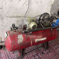 عندي هذ الكمبريسر شغال كلشي مابي تجي تفحص يلا تاخذه سعر 550 او بي مجال...