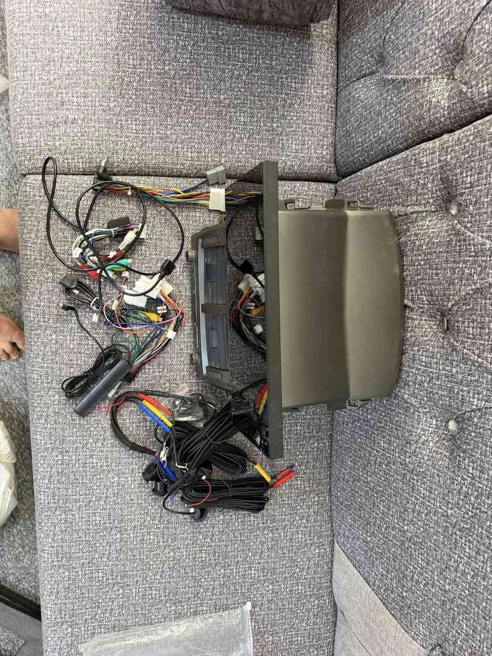 شاشه كورلا شكل لكزز كامله هي والدكت
فول مواصفات TS10
اربع كامرات
سيم كارت
ذاكره 64حقيقي
***********
