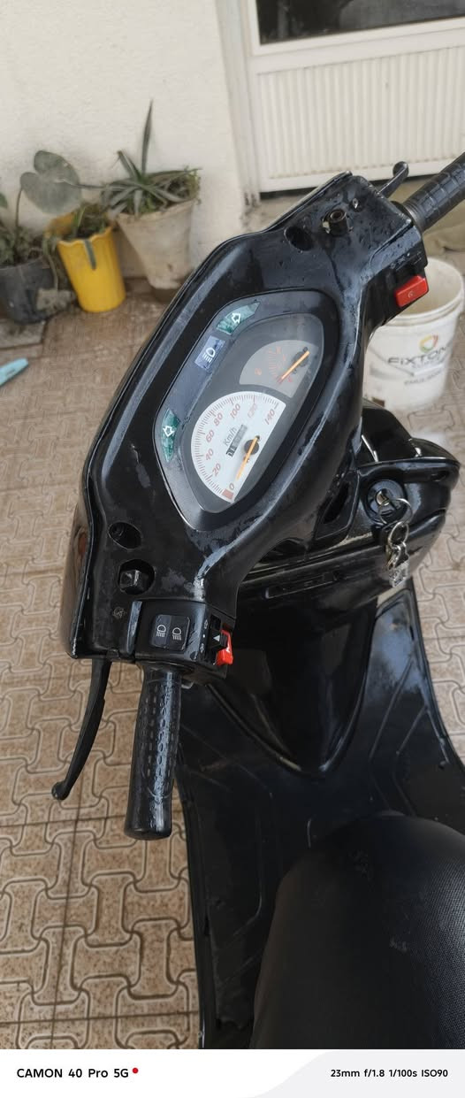 دراجه فراشه للبيع او مراوس بسيفان 
كلش نضيفه شرط احله من الصور
مابيهه كل نقص 
مكينه خرسه
دبلات شغالات 
السعر 375 
كهربائيات كامله
مكاني بعقوبه
***********
